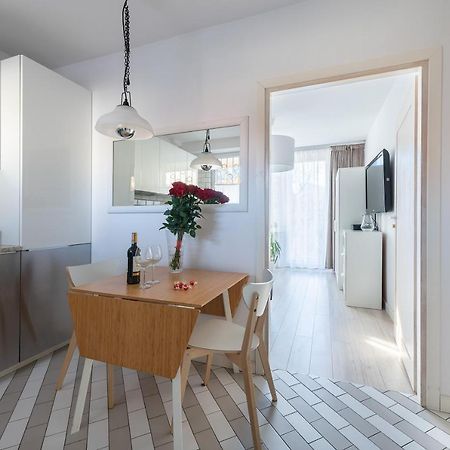Plac Bankowy Serviced Apartments Varsavia Esterno foto