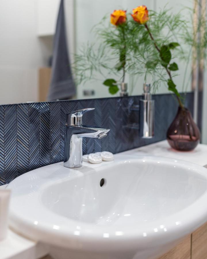 Plac Bankowy Serviced Apartments Varsavia Esterno foto