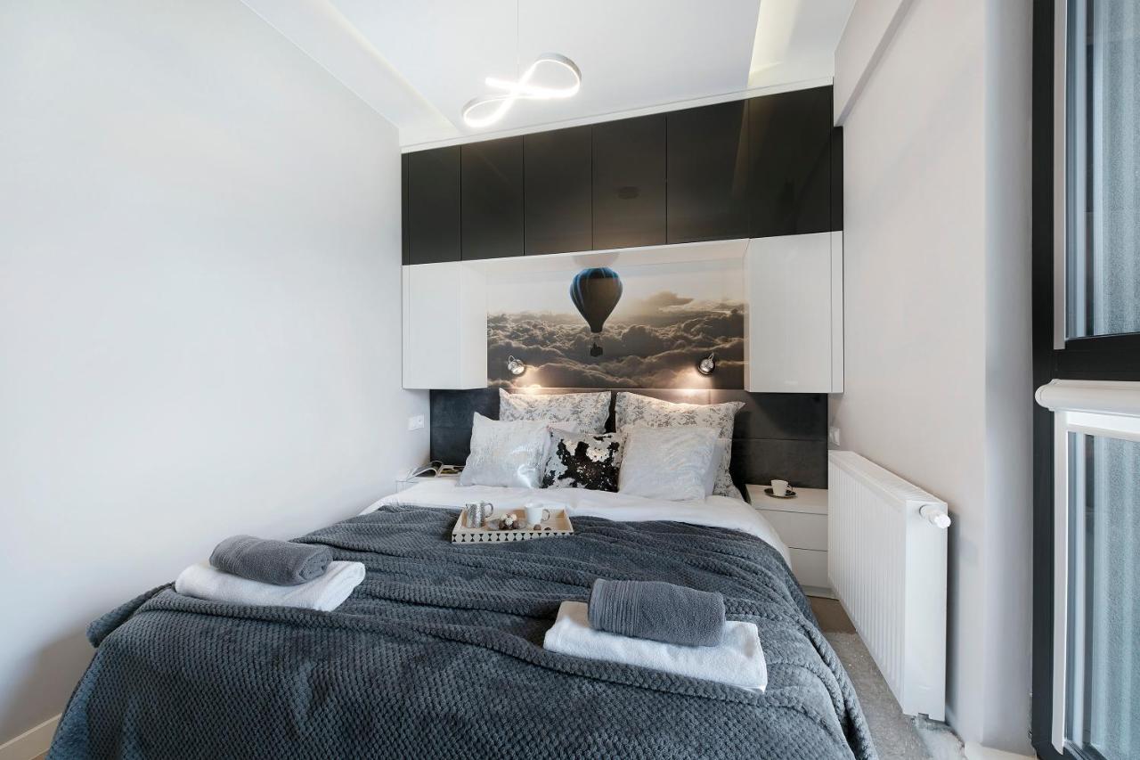 Plac Bankowy Serviced Apartments Varsavia Esterno foto